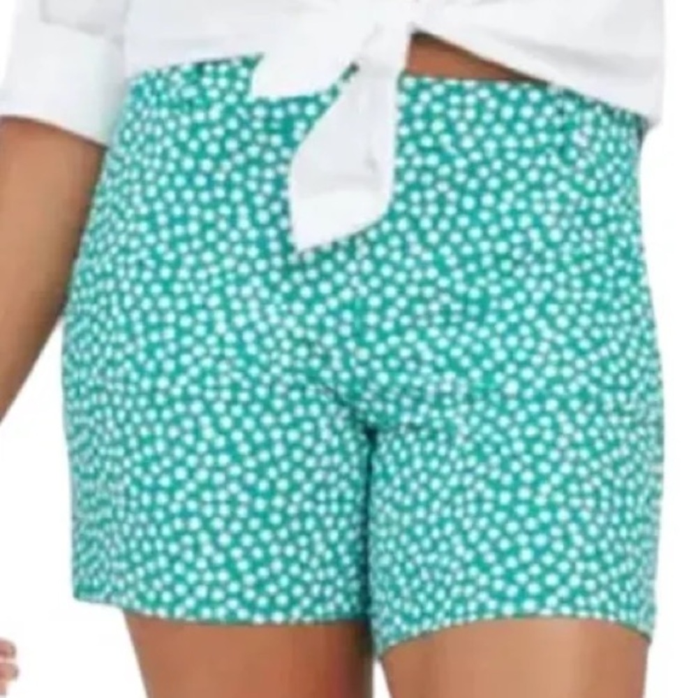 NWT . Spanx polka dot kelly green shorts.